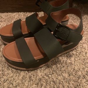 Like new wedges Sz 8